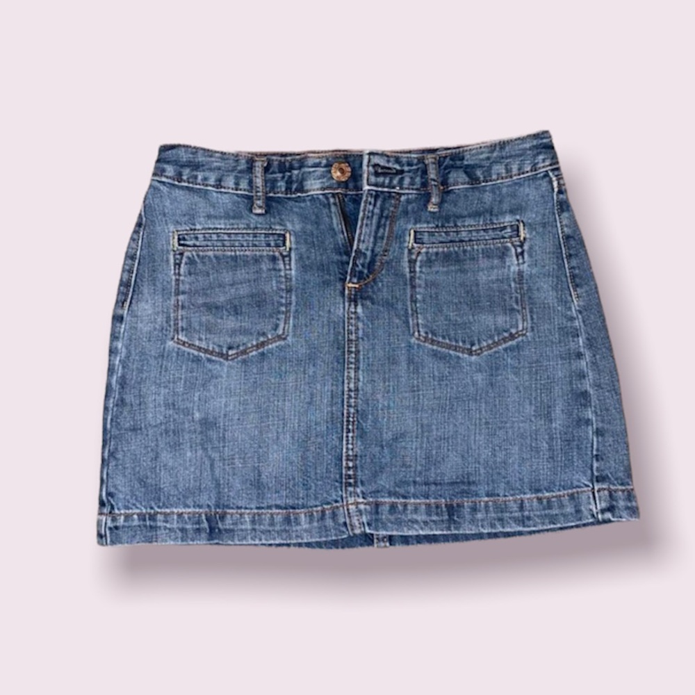 GAP - Denim Skirt / size: 0 / BARELY WORN